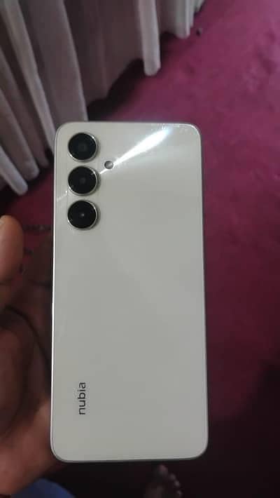 Nubia v80 max