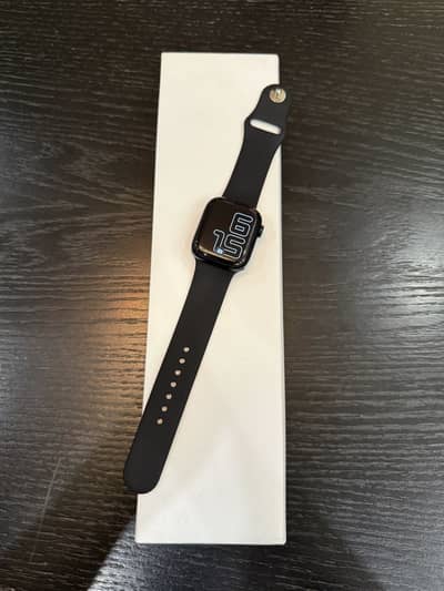 Apple Watch Series 8 41mm Midnight GPS 96% BH 10/10 Comp box