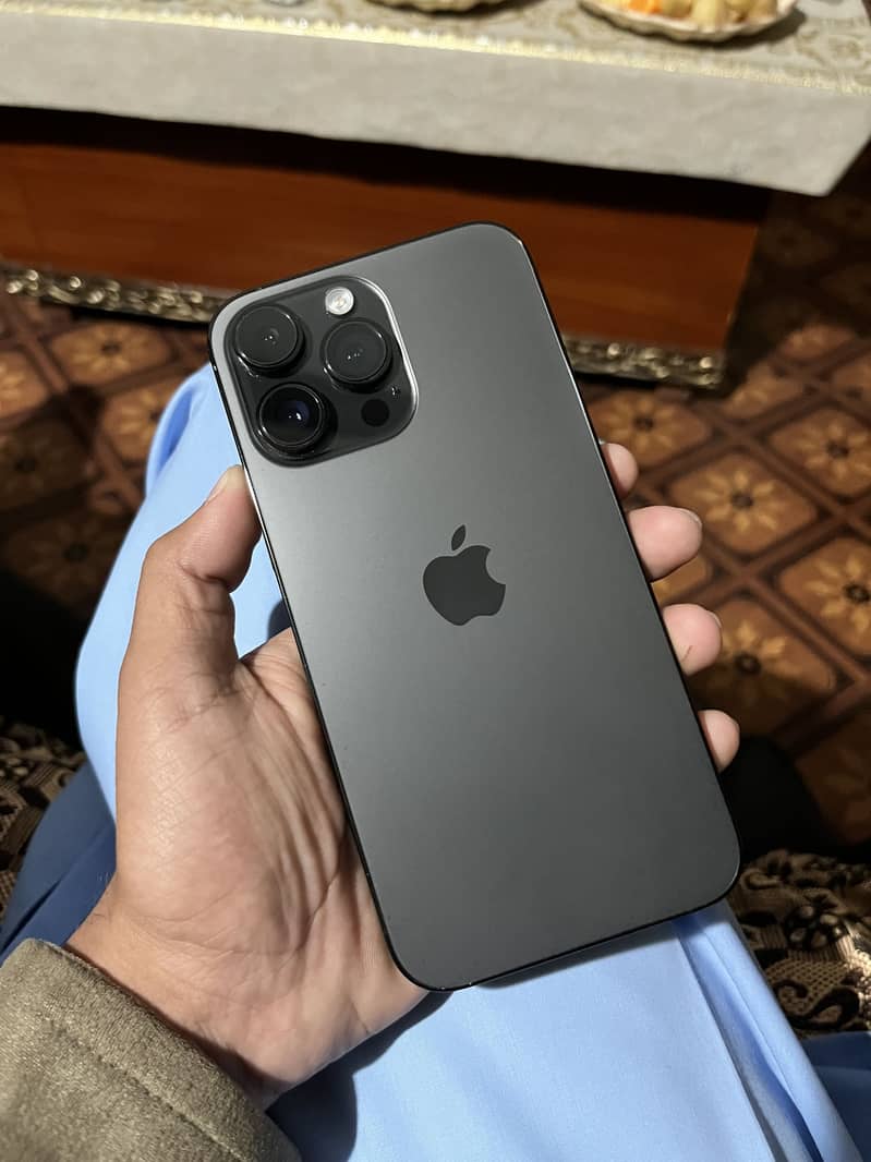 Apple iPhone 14 Pro Max 1