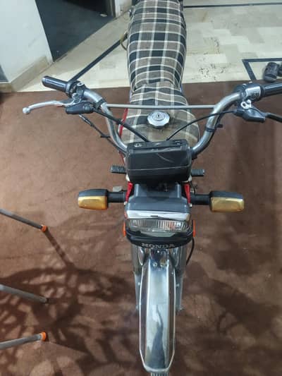 Honda CD70 red colour
