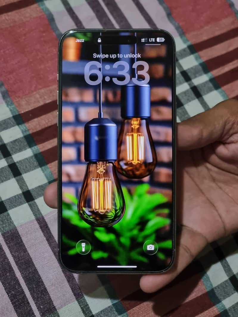 Apple iPhone 15 Pro Max 6