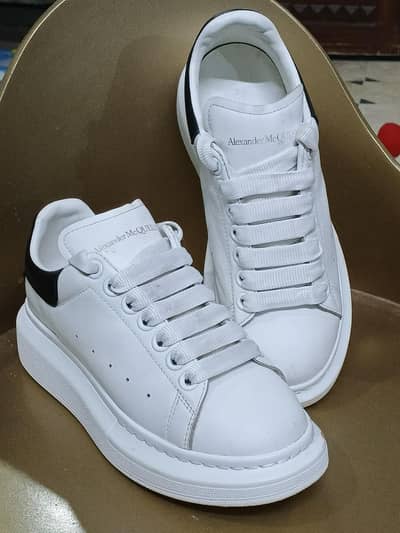 Alexender McQueen Size 36