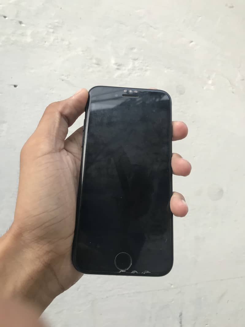 Apple iPhone 7 0