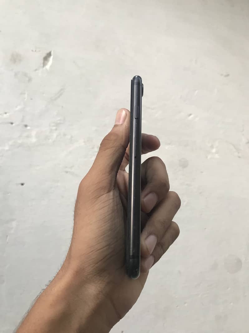 Apple iPhone 7 2