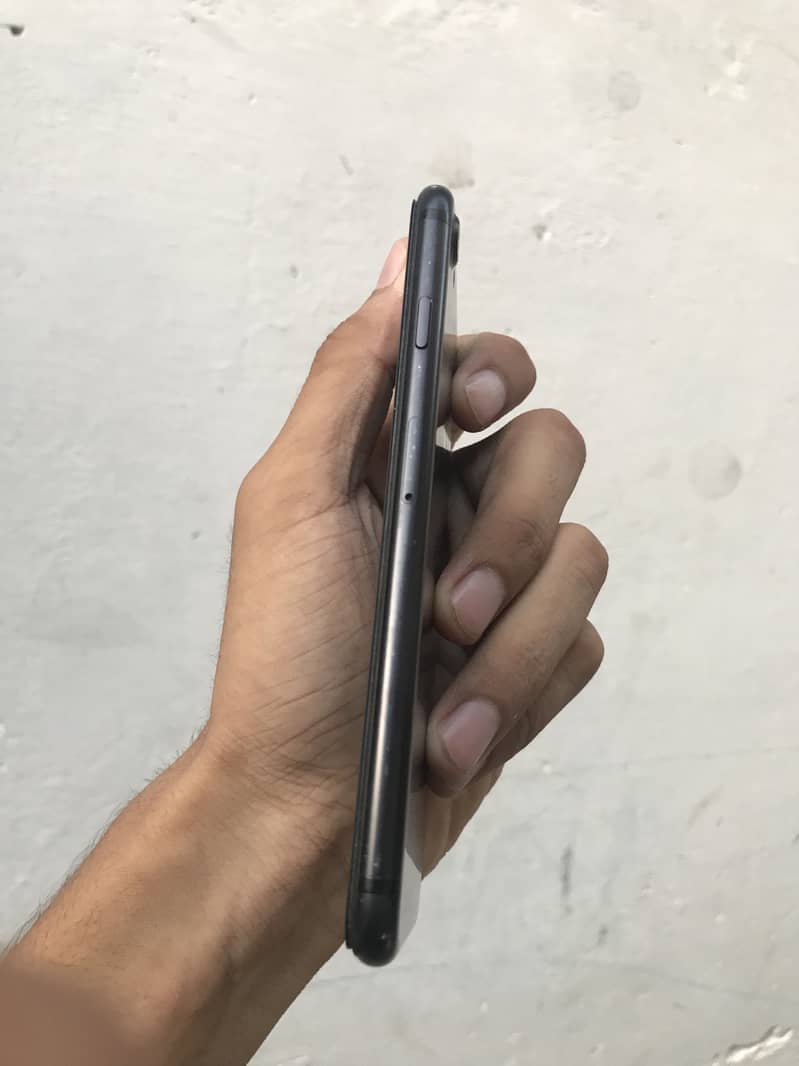 Apple iPhone 7 3
