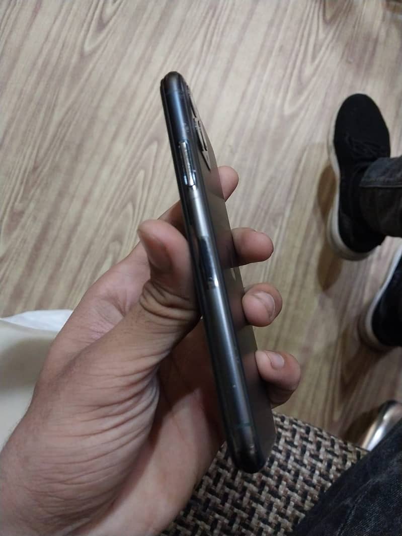Apple iPhone 11 Pro esim working 3