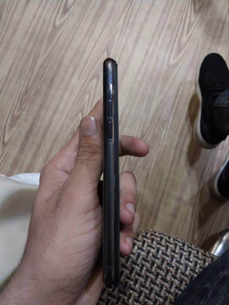 Apple iPhone 11 Pro esim working 4