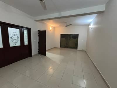 1 Kanal Brigadier House for Rent in Askari 11 | 4 Bed | Prime Location
