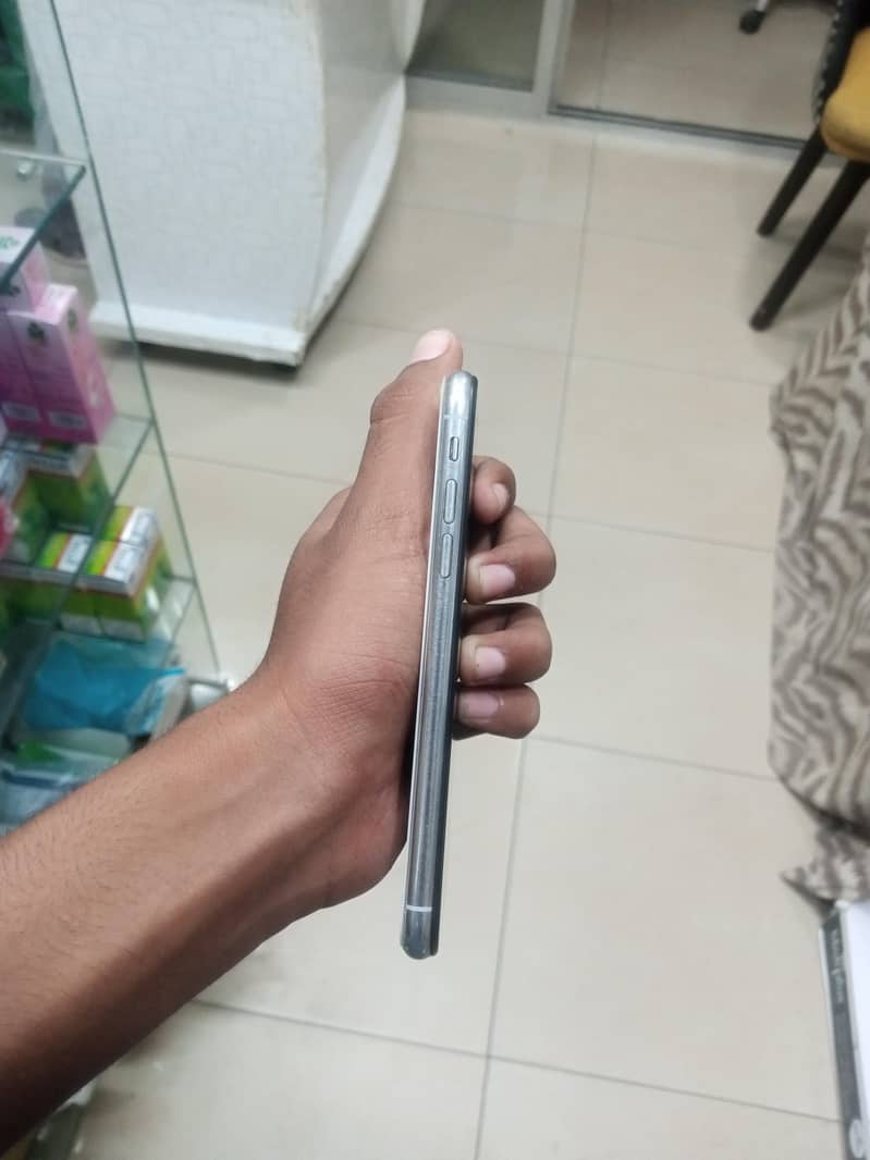 Apple iPhone X 2