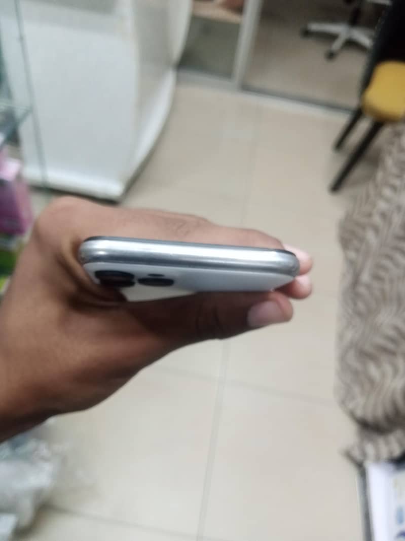 Apple iPhone X 4