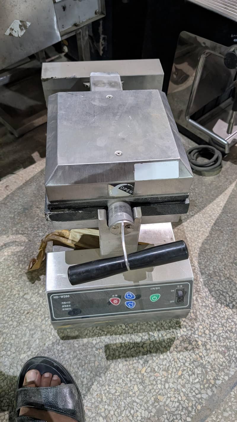 Waffle maker 3