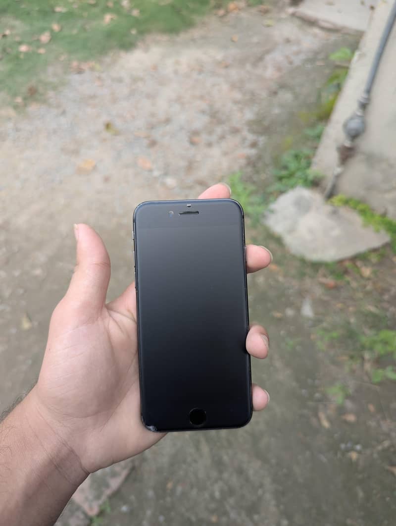 Apple iPhone 8 1