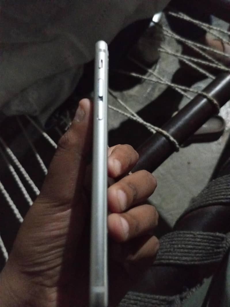 Apple iPhone 6S 2