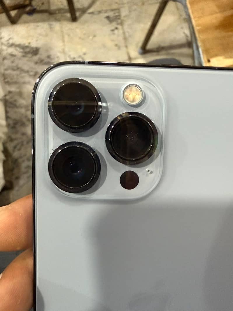 Apple iPhone 13 Pro Max 0