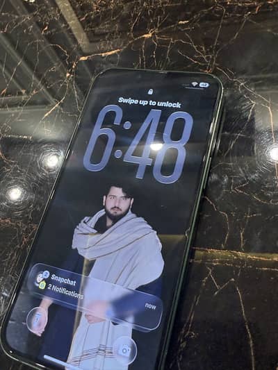 Apple iPhone 13