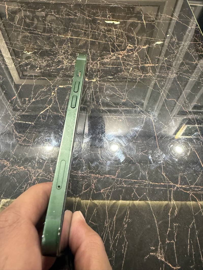 Apple iPhone 13 1