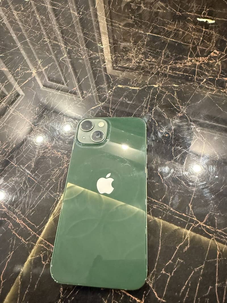 Apple iPhone 13 4