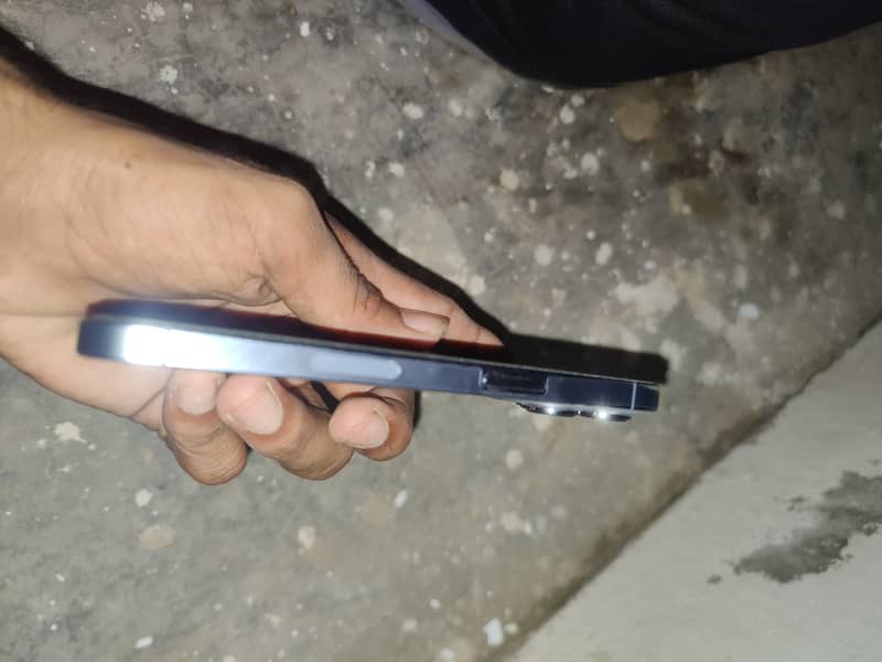 Apple iPhone 13 Pro 2