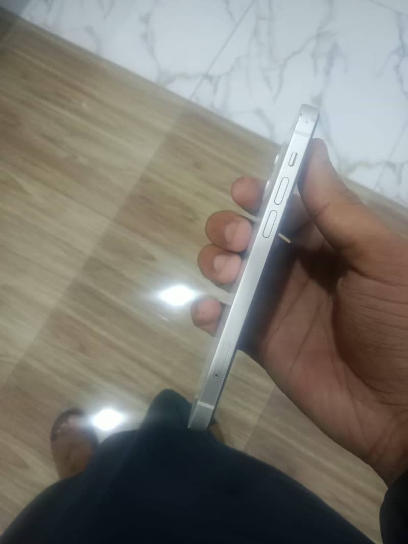 Iphone 12 3