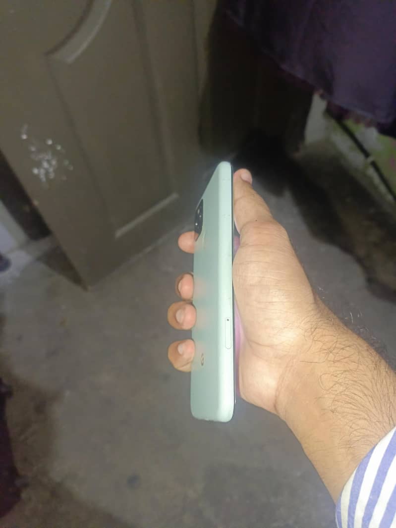 Google Pixel 5 4