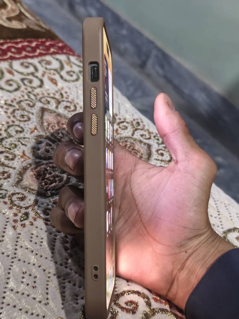 Apple iPhone 14 Pro Max 1