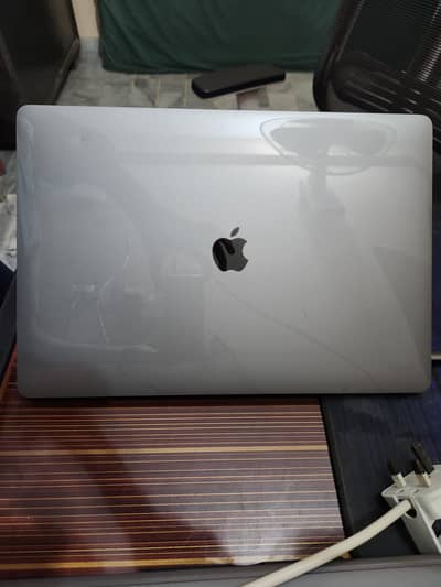 MacBook Pro 16” 2019, Core i7, 16GB, 512GB SSD, Radeon Pro 5300M 4GB