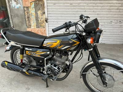 For Sale 10/10 with double Samaan