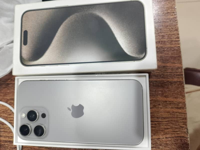 Apple iPhone 15 Pro Max 0