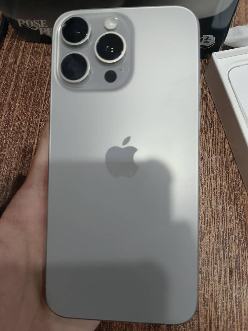 Apple iPhone 15 Pro Max 1