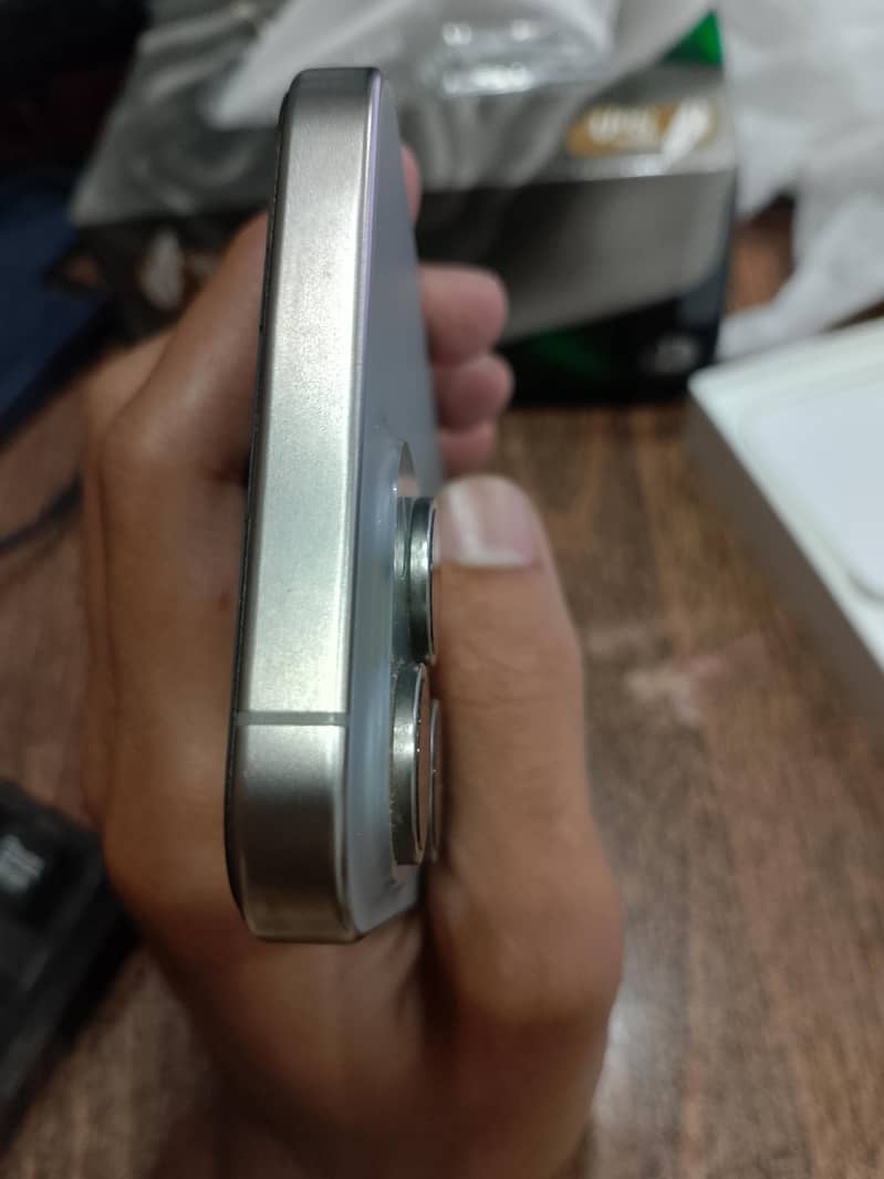 Apple iPhone 15 Pro Max 6