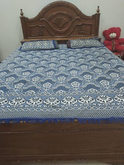 bed with matress