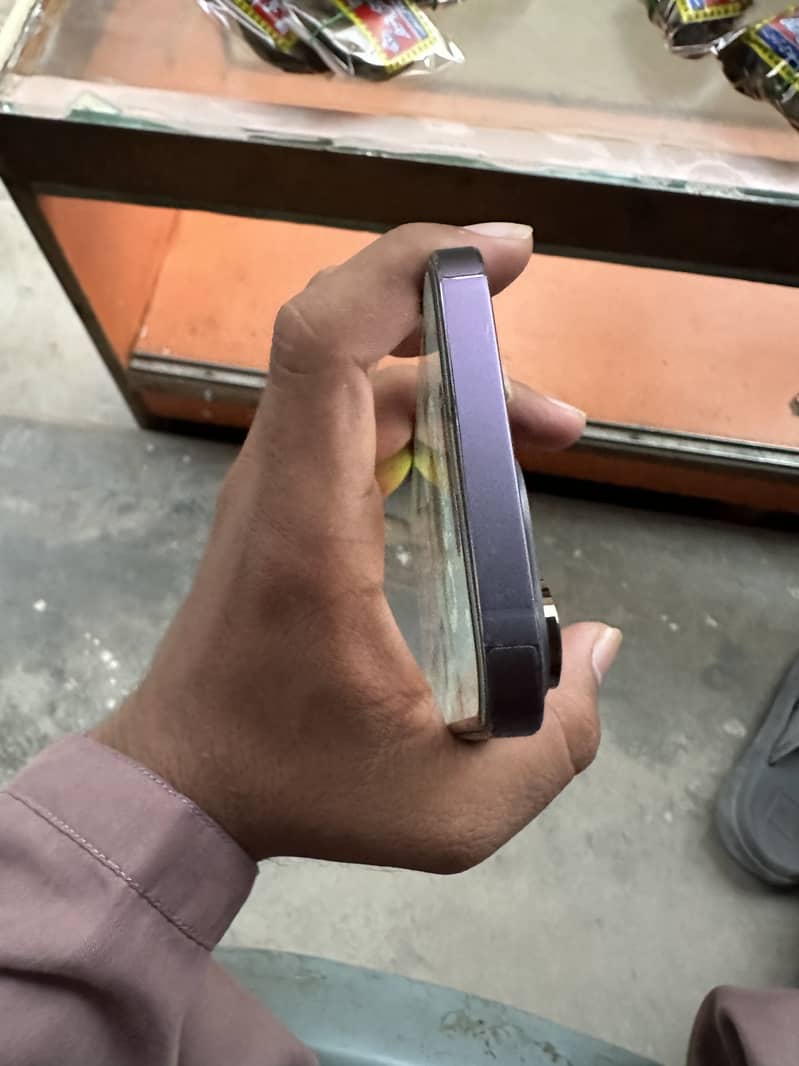 Apple iPhone 14 Pro Max 1
