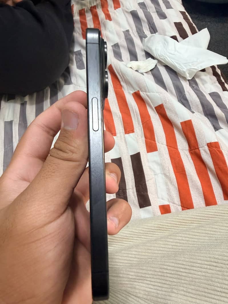 Apple iPhone 15 Pro 1