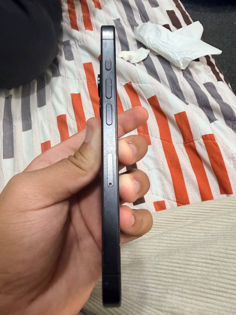 Apple iPhone 15 Pro 2