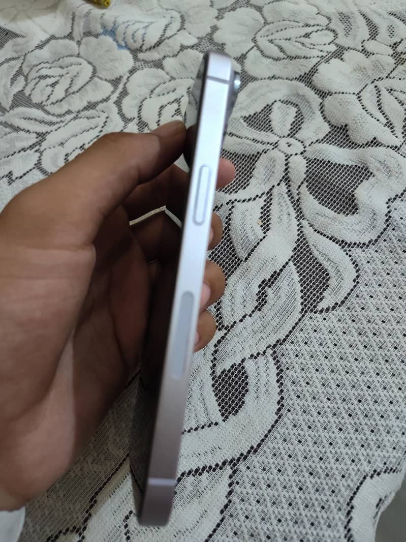 Apple iPhone 14 1