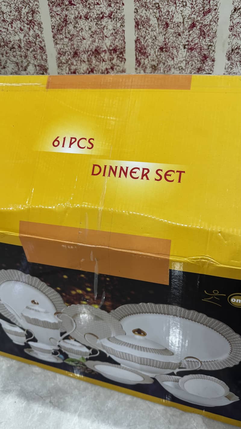 Glass dinner set 1
