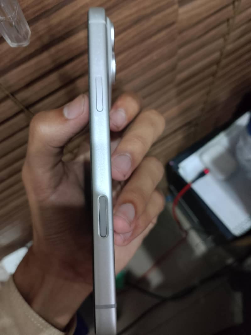 Apple iPhone 17 Pro Max 9