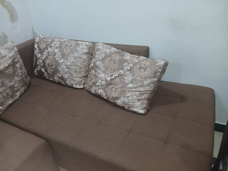 Lshaped sofa 1