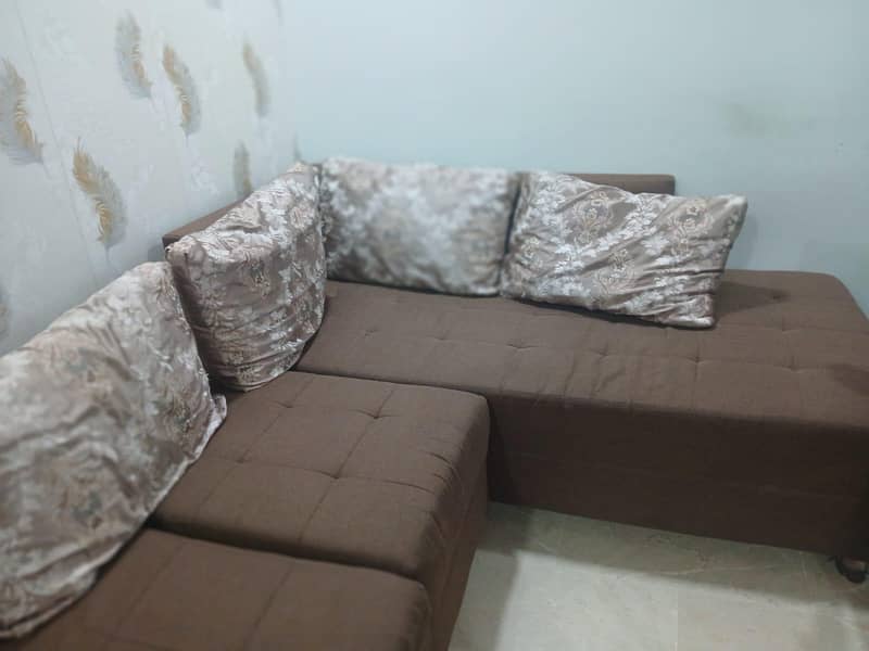 Lshaped sofa 3