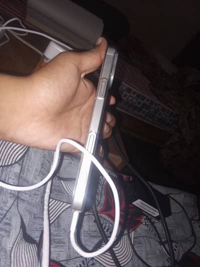 Apple iPhone 16 Plus | JV 128GB | 96% Health Colour White