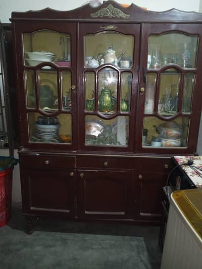 Crockery Almari