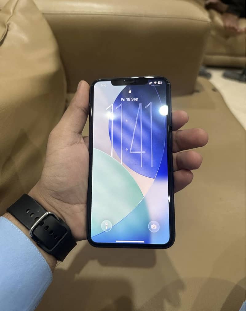 Apple iPhone 11 Pro Max 3