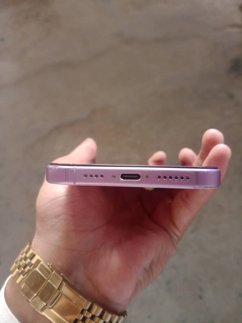 Apple iPhone 16 Plus 4