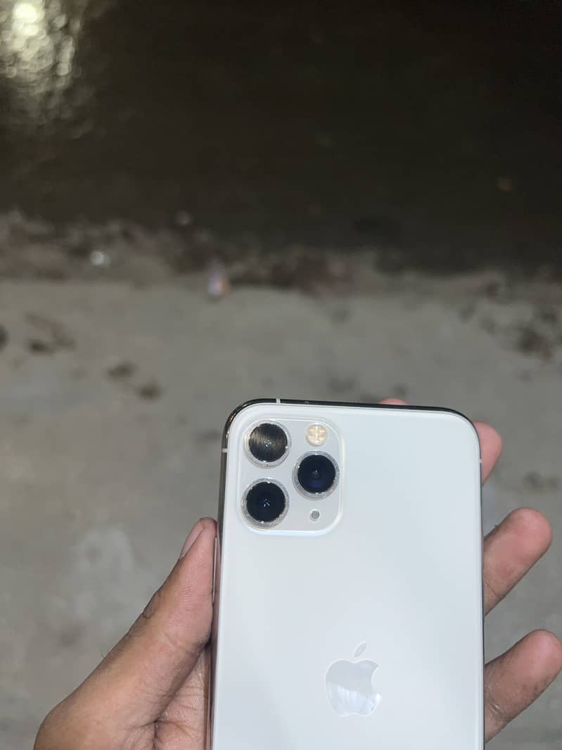 Apple iPhone 11 Pro 1