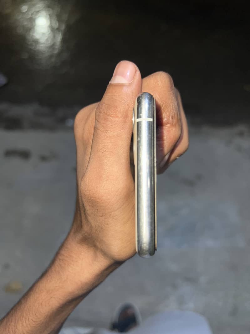 Apple iPhone 11 Pro 8