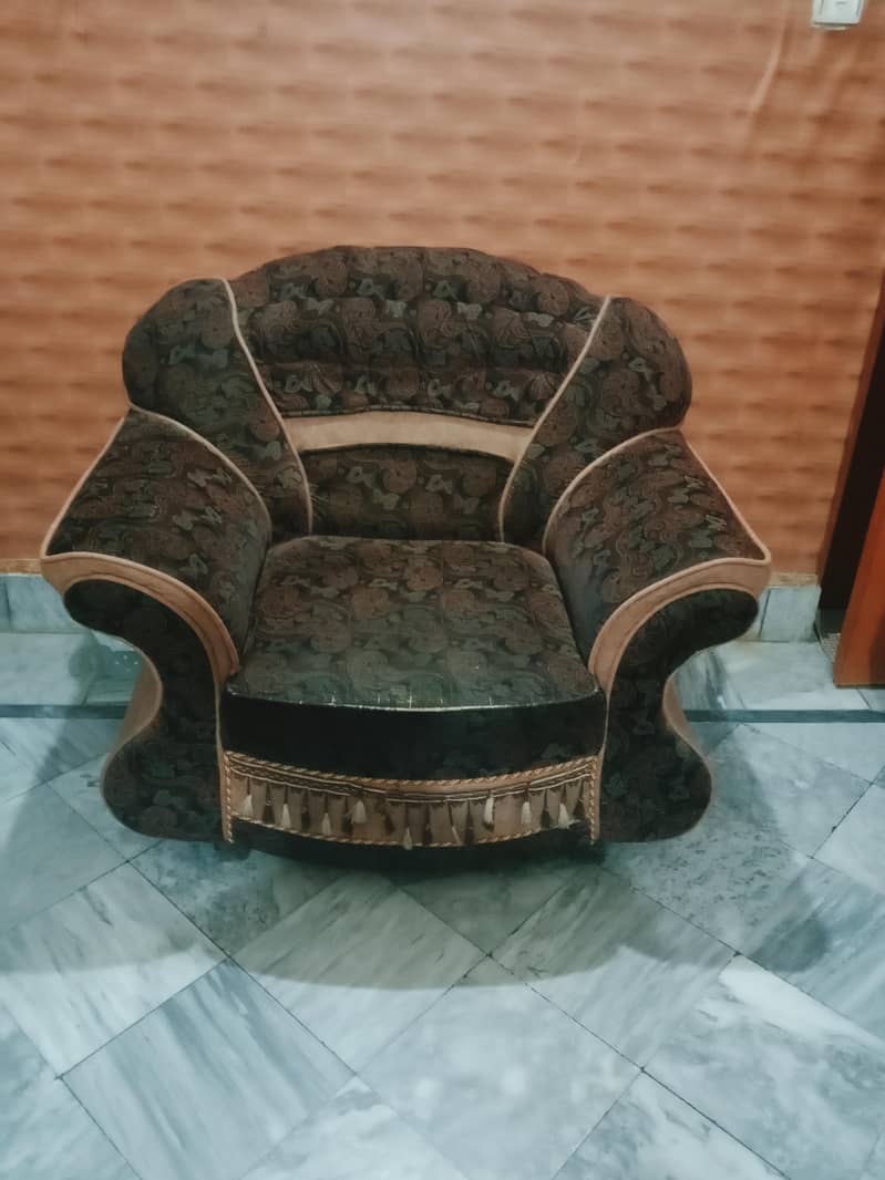 Brown colour 10/10 Sofa set 1