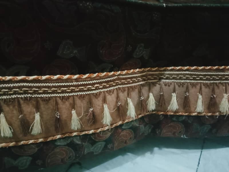 Brown colour 10/10 Sofa set 3