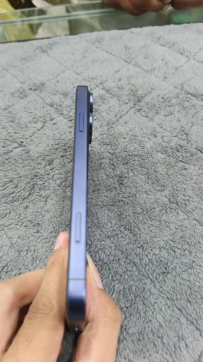 Apple iPhone 17 Pro Max 2