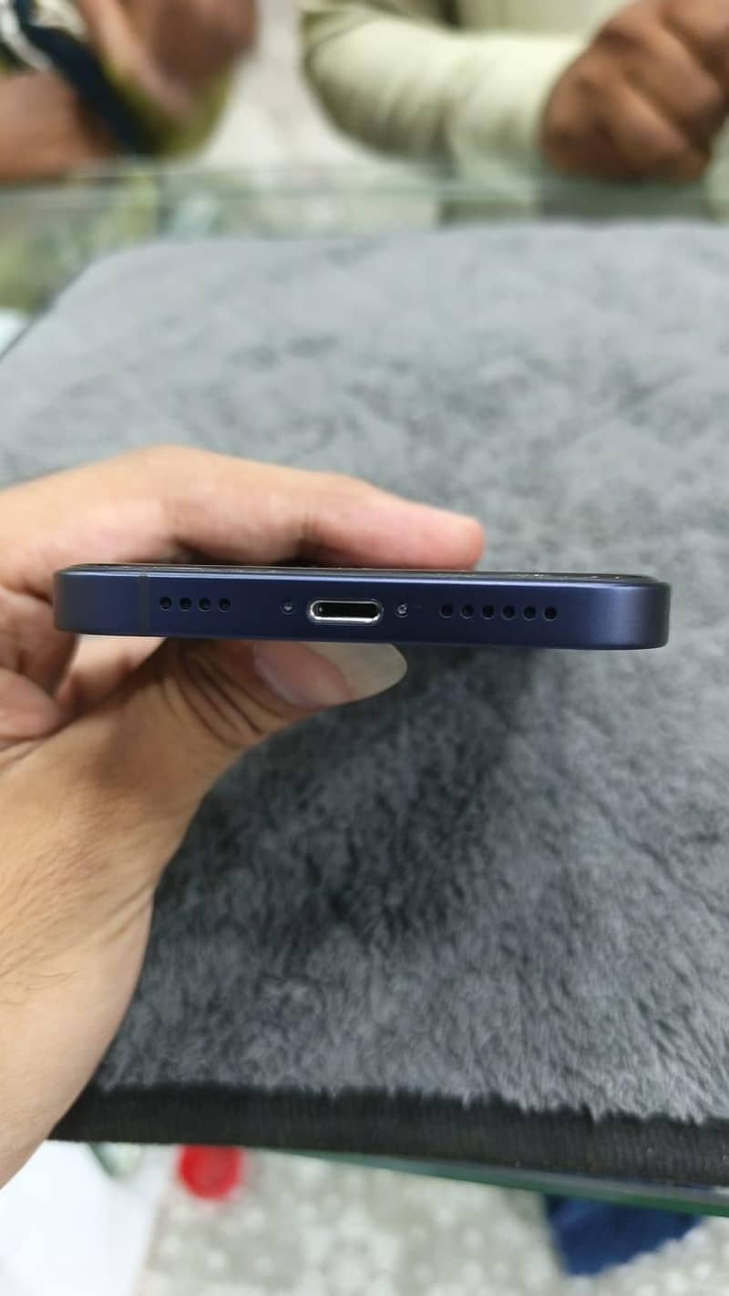 Apple iPhone 17 Pro Max 3
