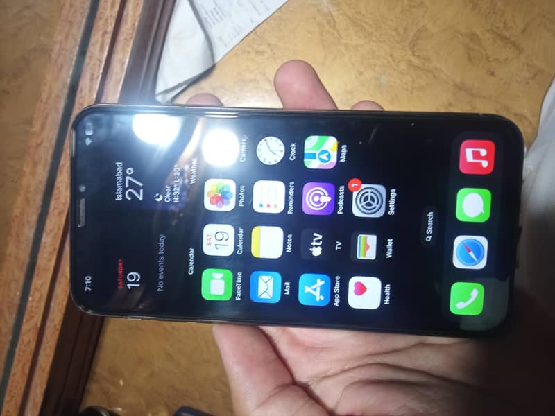 Apple iPhone XS 5